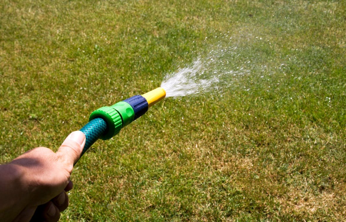 Best Sprinklers and Irrigation Systems for Lawns